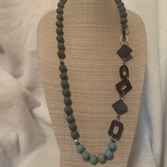Multi layered turquoise seed beaded necklace - Picture 3 of 3